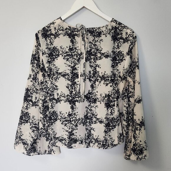 $5 LAST CALL! CLUB MONACO // Floral Blouse - Picture 3 of 9